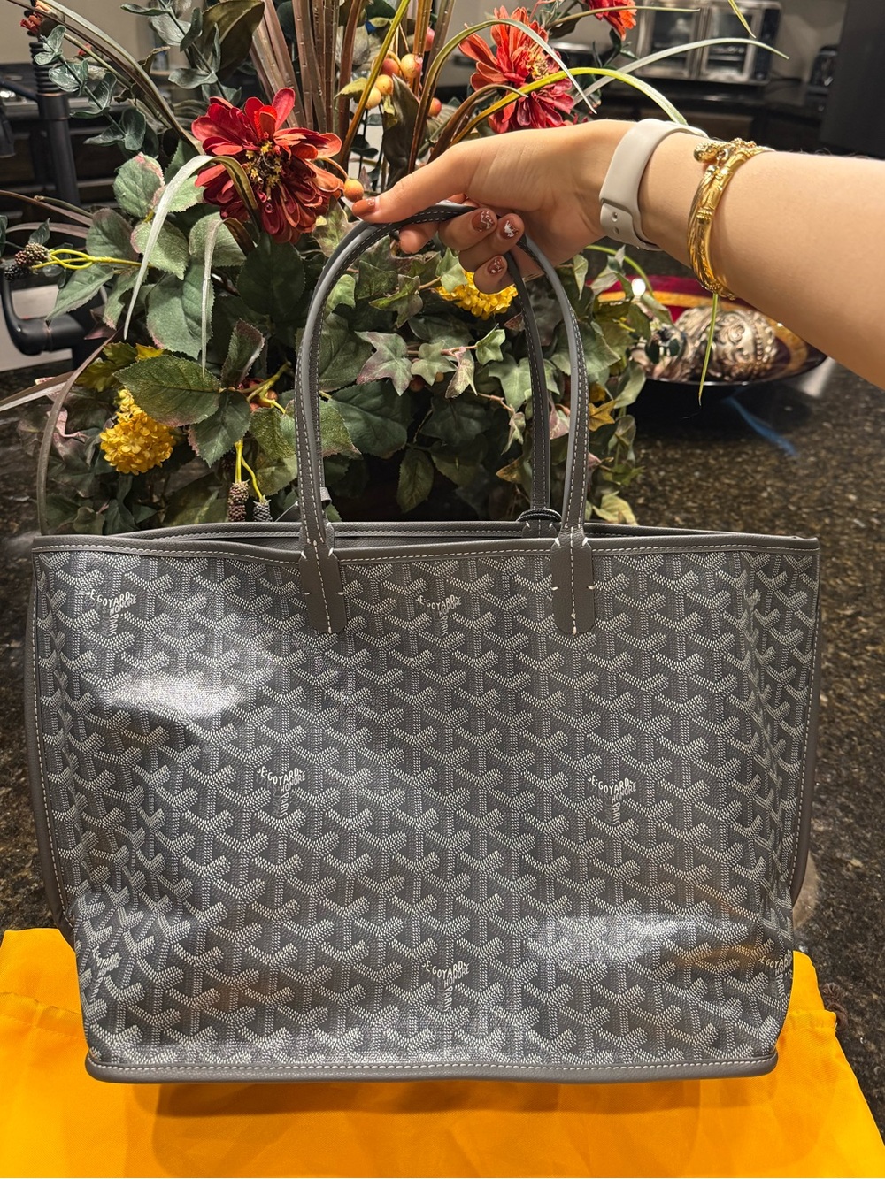 Goyard reversible grey PM tote! 🩶 - Picture 2 of 16